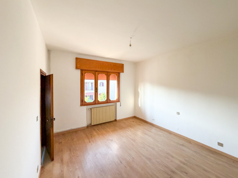 (Per INFO Vittorio 3517343301) Proponiamo in vendita una casa singola situata nel cuore di Trebas...