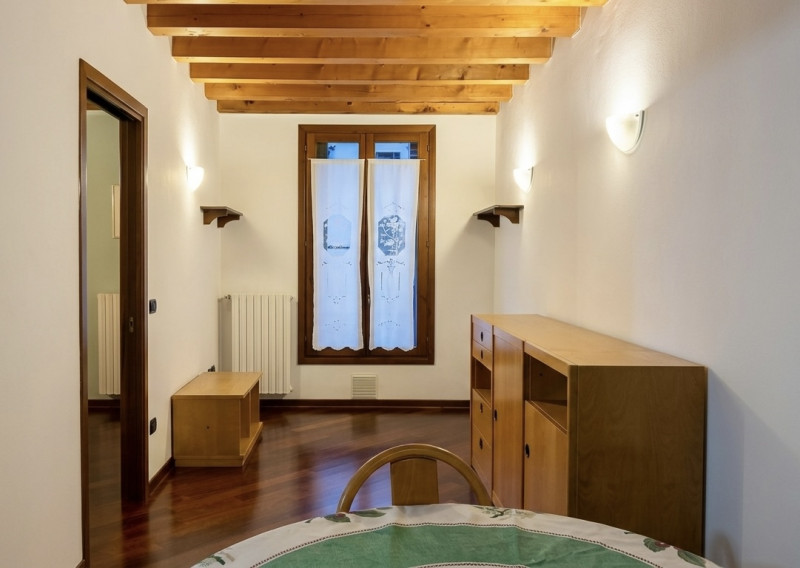(Per INFO Monica 3482688677) Nel cuore di Padova, nella prestigiosa zona di Santa Croce e nelle i...