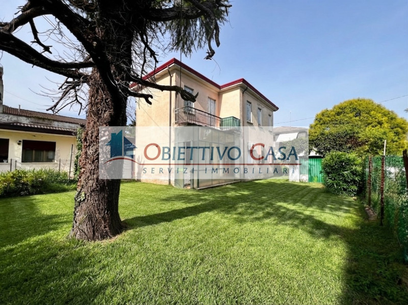 Rif. PD279 - Questa è una rarità nel panorama immobiliare di Padova, precisamente nel richiestiss...