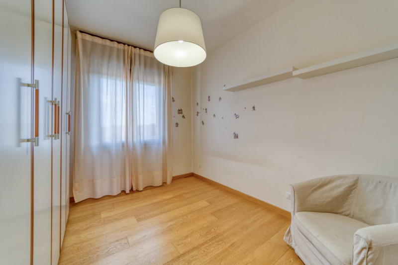 Cerchi un vero attico dalle dimensioni introvabili? A pochi chilometri dal centro di Padova, nell...