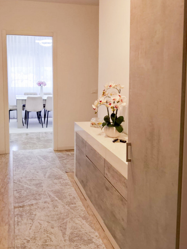 (Per INFO Vittorio 3517343301) Proponiamo in vendita un appartamento spazioso e luminoso inserito...