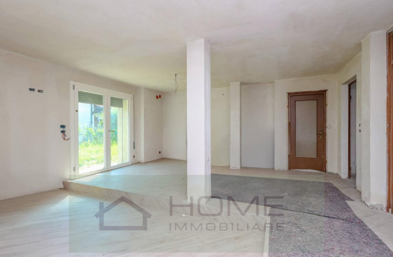 Scopri questa straordinaria opportunità di acquistare una casa singola situata nel cuore di Vigod...