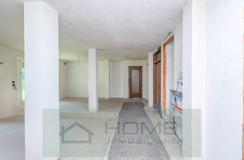 Scopri questa straordinaria opportunità di acquistare una casa singola situata nel cuore di Vigod...