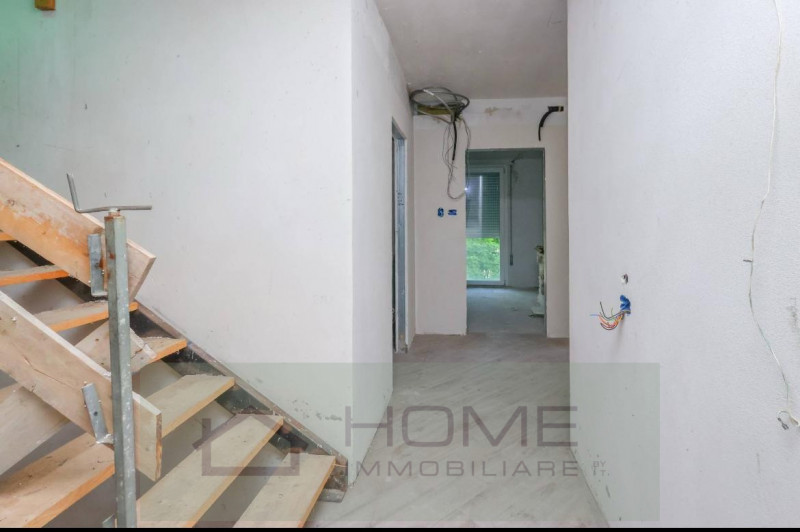 Scopri questa straordinaria opportunità di acquistare una casa singola situata nel cuore di Vigod...
