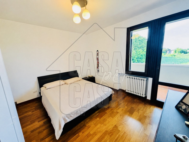 Zona Chiesanuova / Brentelle di sopra - Proponiamo in vendita delizioso appartemento di 145 mq su...