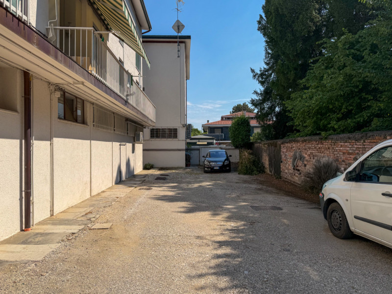 (Per INFO Vittorio 3517343301) Appartamento trilocale di circa 95 mq situato in Borgo Treviso a C...