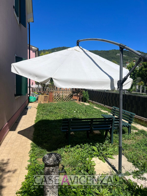NANTO - - C.E.D - AVAILABLE FROM AUGUST 30, 2026 - We offer a rare three-story end-of-terrace hou...