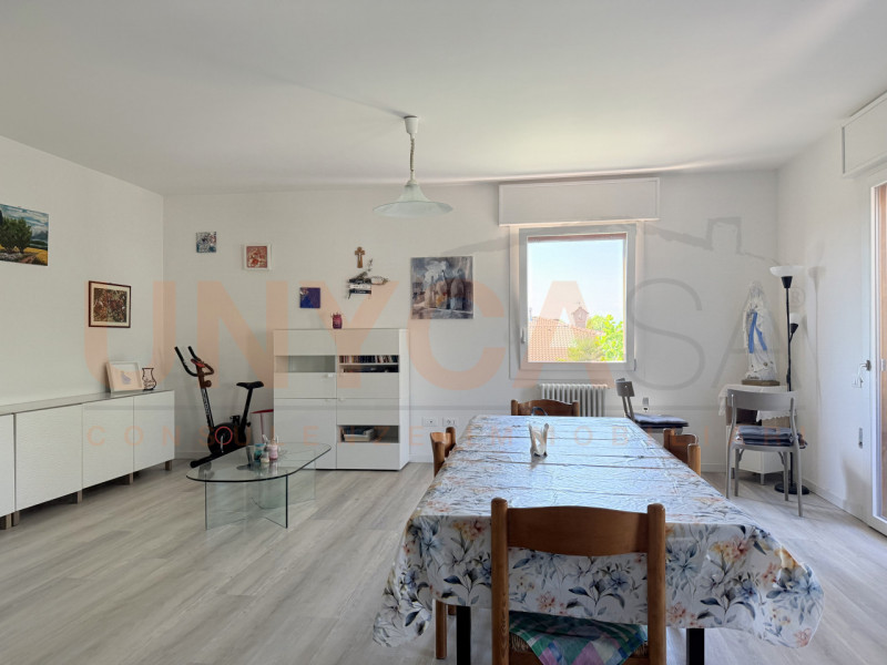 SELVAZZANO - Caselle: splendido appartamento situato in quartiere residenziale. L’immobile si tro...