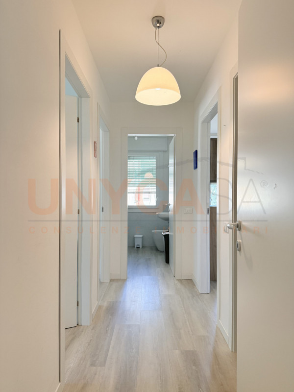 SELVAZZANO - Caselle: splendido appartamento situato in quartiere residenziale. L’immobile si tro...