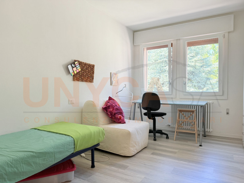 SELVAZZANO - Caselle: splendido appartamento situato in quartiere residenziale. L’immobile si tro...