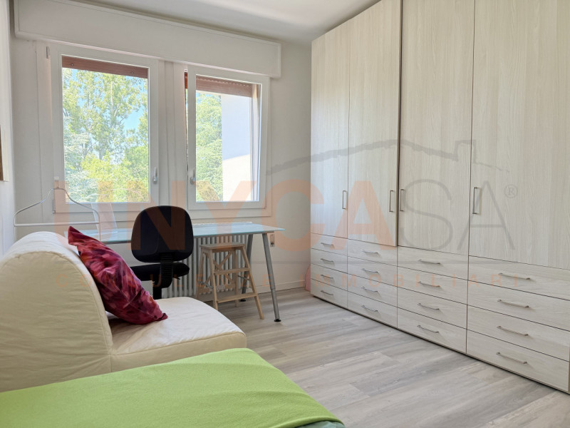 SELVAZZANO - Caselle: splendido appartamento situato in quartiere residenziale. L’immobile si tro...