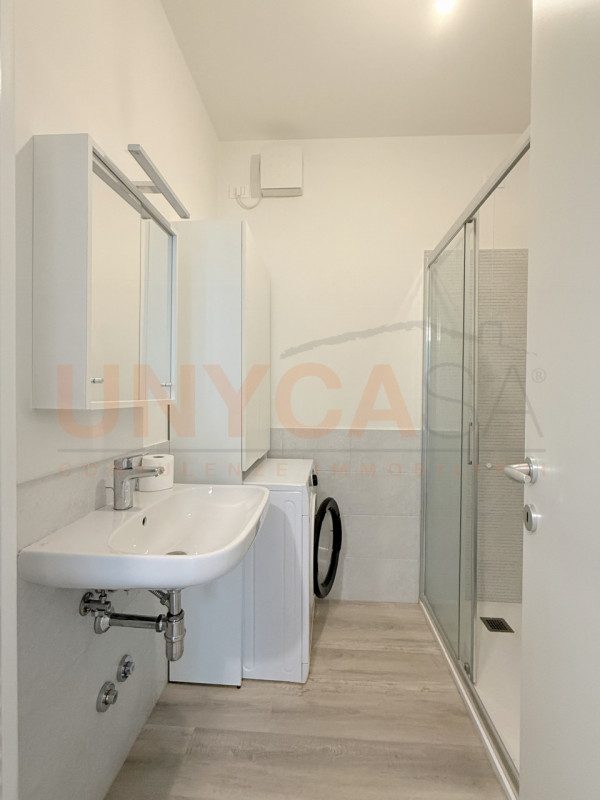 SELVAZZANO - Caselle: splendido appartamento situato in quartiere residenziale. L’immobile si tro...