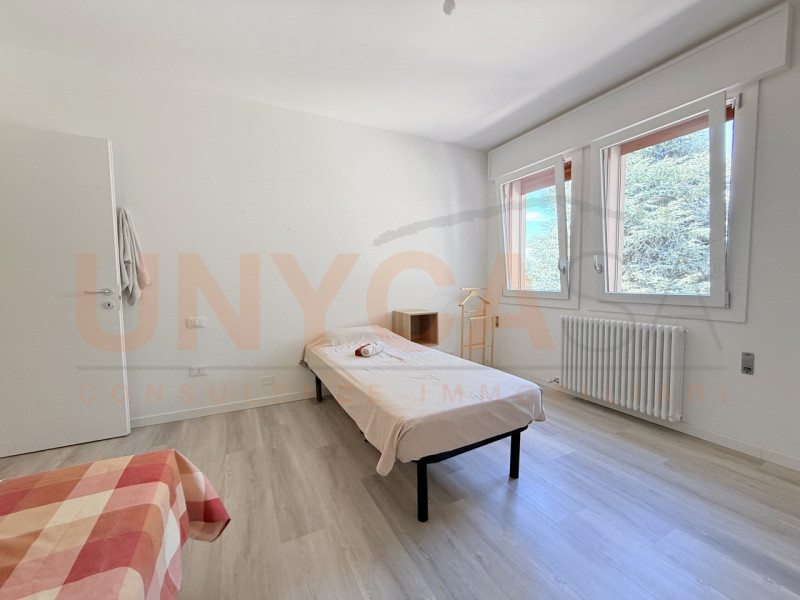 SELVAZZANO - Caselle: splendido appartamento situato in quartiere residenziale. L’immobile si tro...