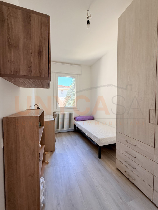 SELVAZZANO - Caselle: splendido appartamento situato in quartiere residenziale. L’immobile si tro...