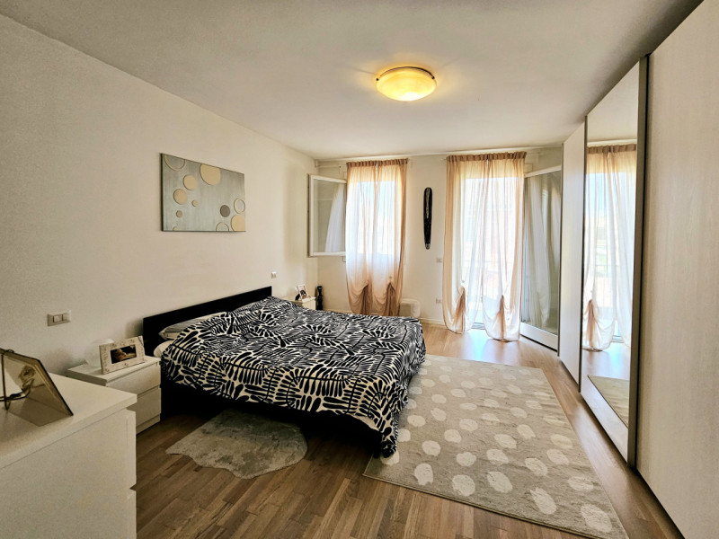 In un bel quartiere residenziale a Bovolenta, proponiamo in vendita una splendida porzione di cas...