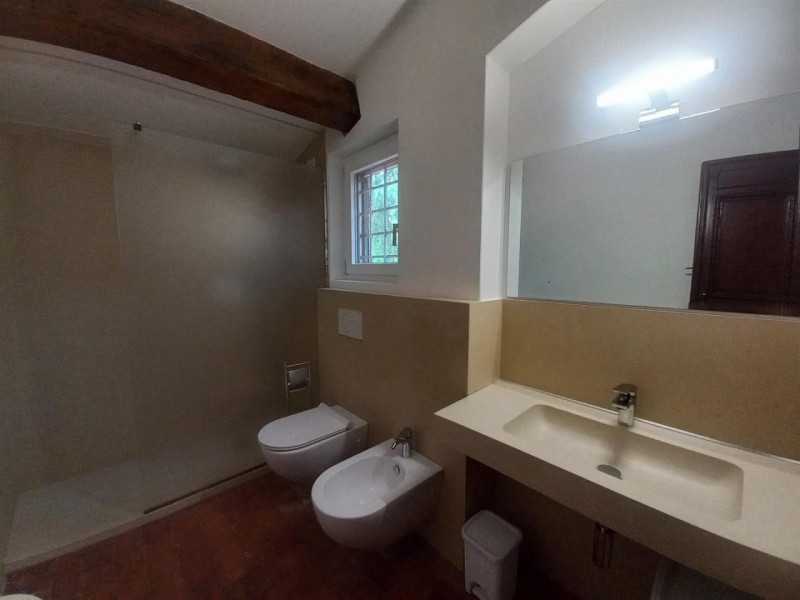VICENZA - MONTE BERICO: PRESTIGIOSA VILLA DI MQ.350 ARREDATA CON PARCO. CANONE  EURO 3.200 MENSIL...
