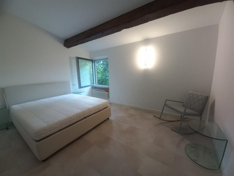 VICENZA - MONTE BERICO: PRESTIGIOSA VILLA DI MQ.350 ARREDATA CON PARCO. CANONE  EURO 3.200 MENSIL...