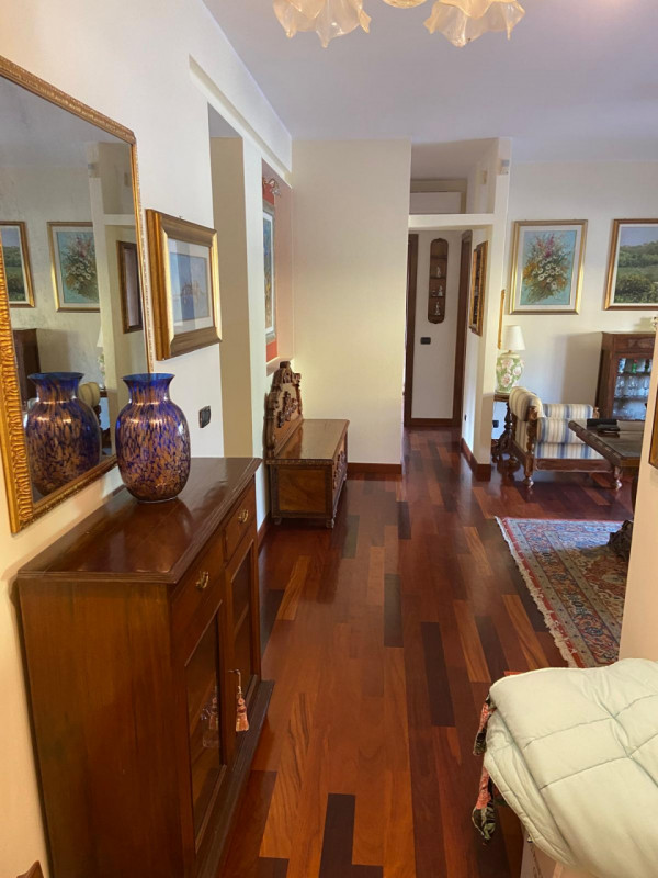 PONTEVIGODARZERE Classe D, EP,gl nren 136 KWh mq/anno
Quartiere residenziale interno molto tranqu...