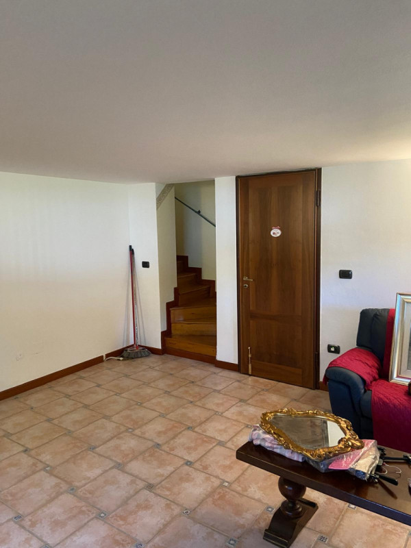 PONTEVIGODARZERE Classe D, EP,gl nren 136 KWh mq/anno
Quartiere residenziale interno molto tranqu...