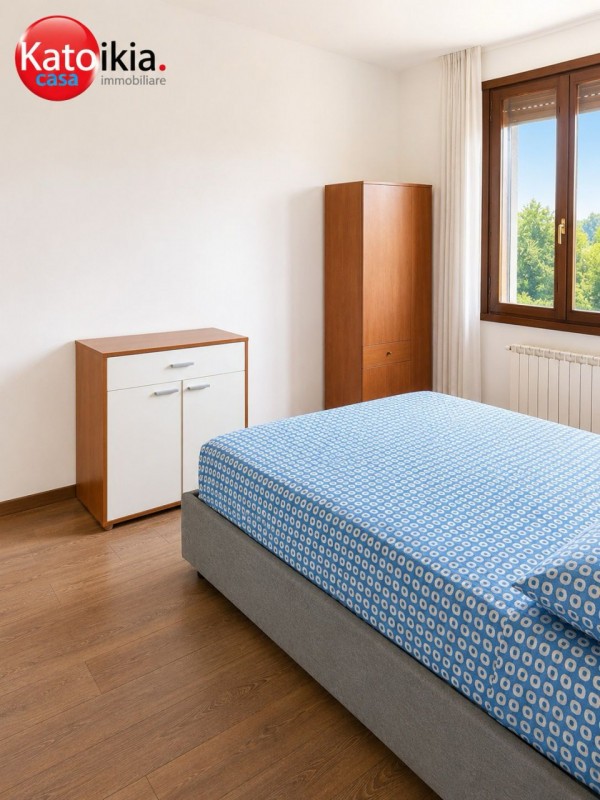 In Zona Ferrovieri, proponiamo in vendita un mini appartamento di ampia metratura, situato al ter...