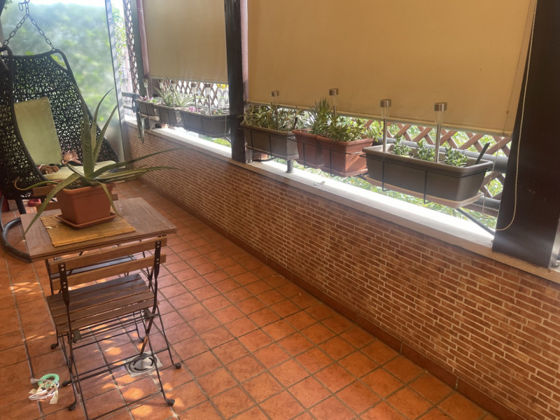 In zona centrale e comoda a tutti i servizi, in palazzina di recente costruzione, proponiamo appa...