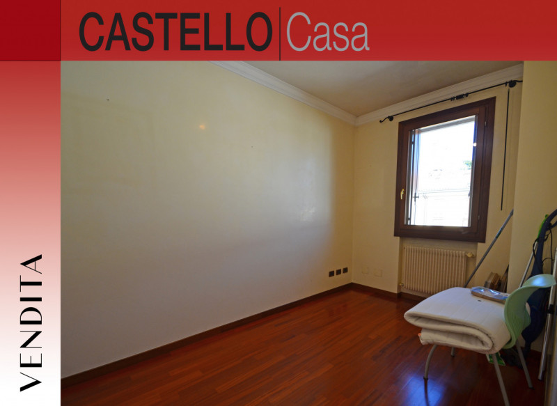 Nel cuore di Castelfranco Veneto, a soli 200 metri da Piazza Giorgione, proponiamo in vendita uno...