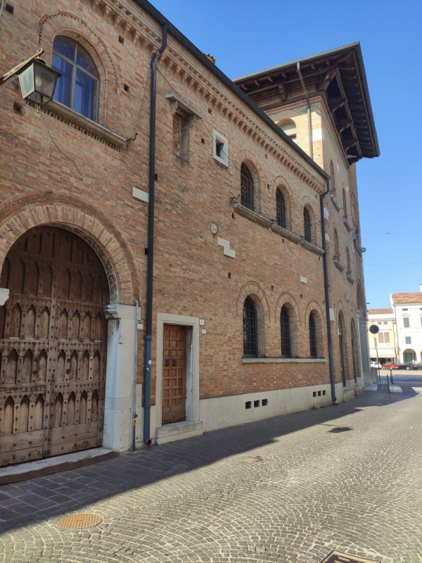 Nel cuore del centro storico di Montagnana, all'interno di un elegante e riservato contesto resid...