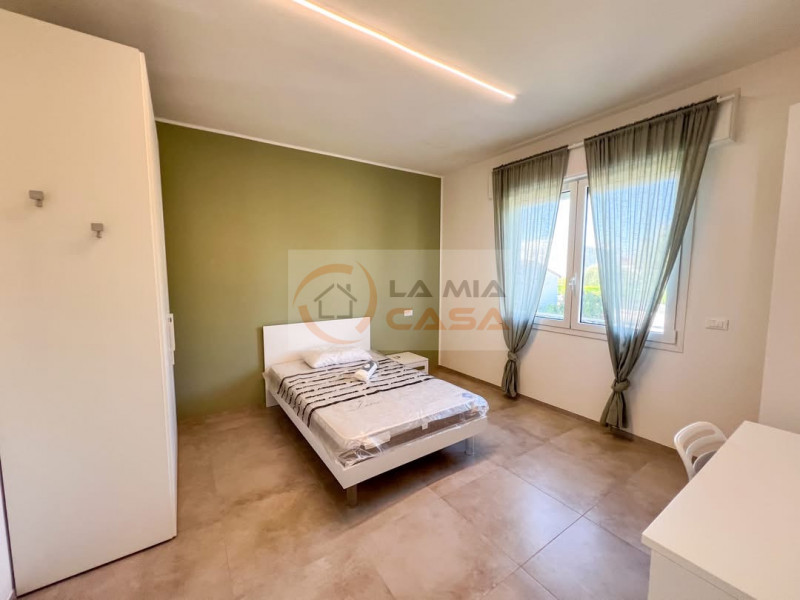 EGNARO: Cerchi la combinazione perfetta tra studio, comfort e indipendenza?
Questa splendida vill...