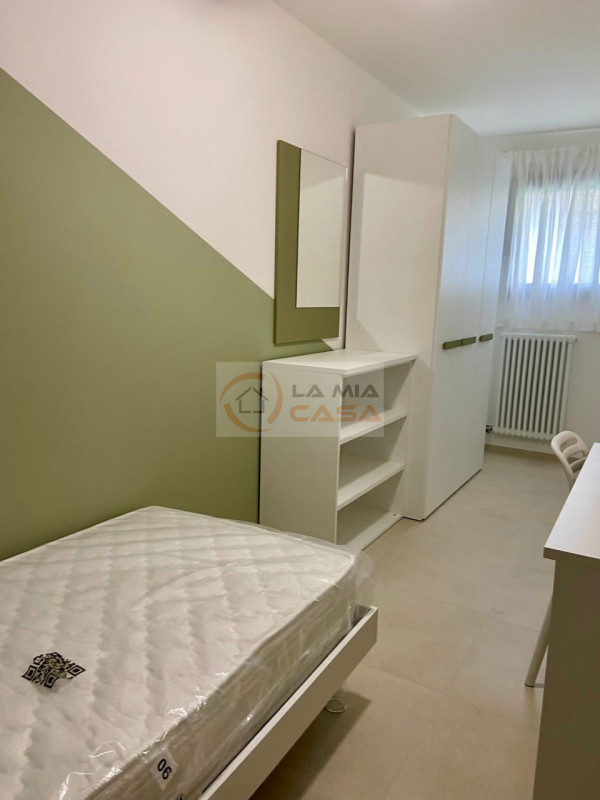 LEGNARO - Cerchi una soluzione moderna e accogliente? Questa villetta a schiera, totalmente ristr...