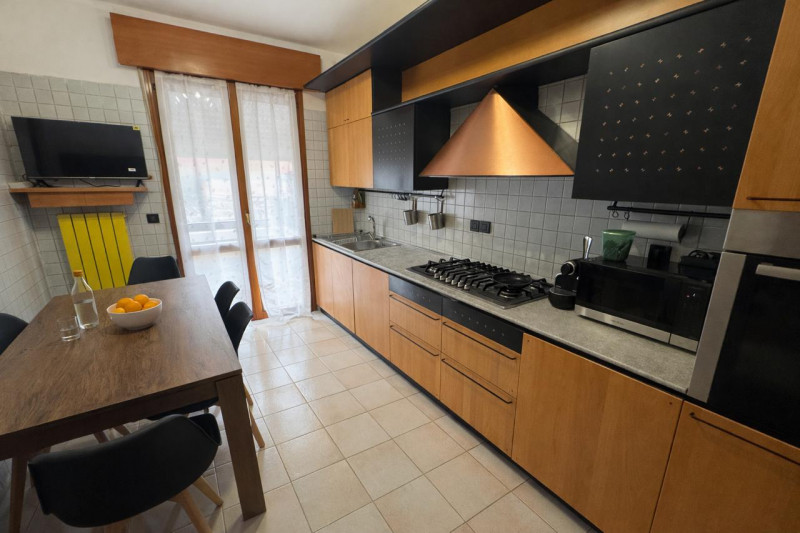 SAN CARLO, in posizione tranquilla e comoda ai servizi. Disponibili stanze per studenti o lavorat...