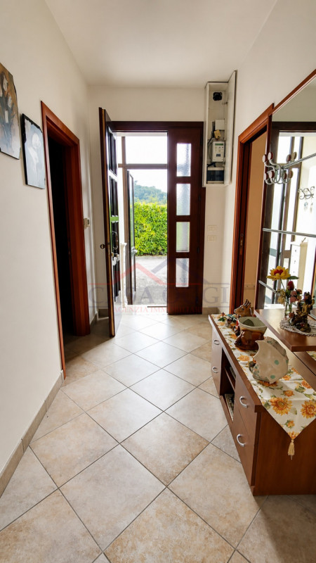 Bresseo di Teolo – Casa singola con giardino privato e vista sui Colli Euganei

In posizione tran...