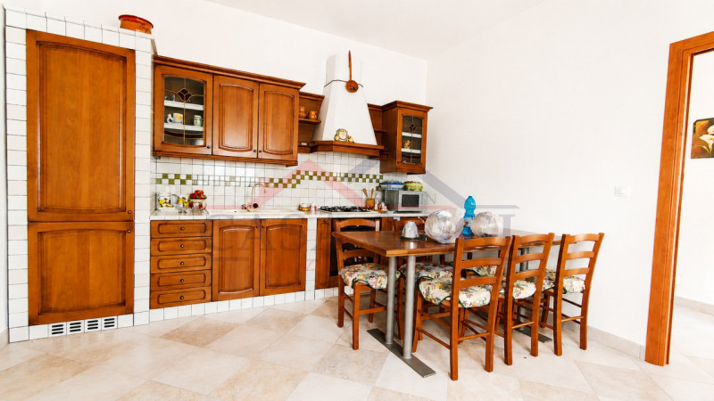 Bresseo di Teolo – Casa singola con giardino privato e vista sui Colli Euganei

In posizione tran...
