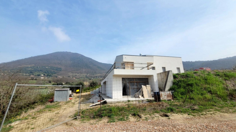 UNA VILLA PER DARE FORMA AI TUOI SOGNI!

Immaginati steso sull’erba a dare forma alle nuvole che ...
