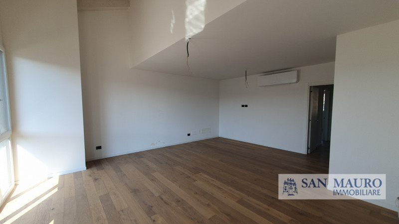 VICENZA - Località OLMO DI CREAZZO: NUOVO bicamere e biservizi  con solarium, garage, posto auto ...