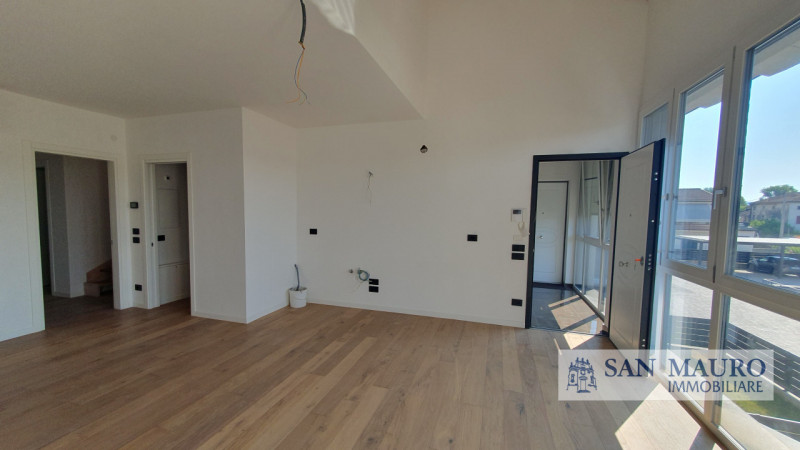 VICENZA - Località OLMO DI CREAZZO: NUOVO bicamere e biservizi  con solarium, garage, posto auto ...
