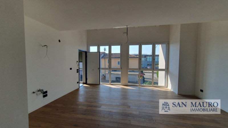 VICENZA - Località OLMO DI CREAZZO: NUOVO bicamere e biservizi  con solarium, garage, posto auto ...