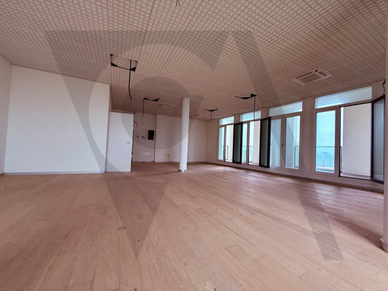 Zona industriale di Roncajette – Si propone in affitto ufficio sito al 3° nonché ultimo piano, do...