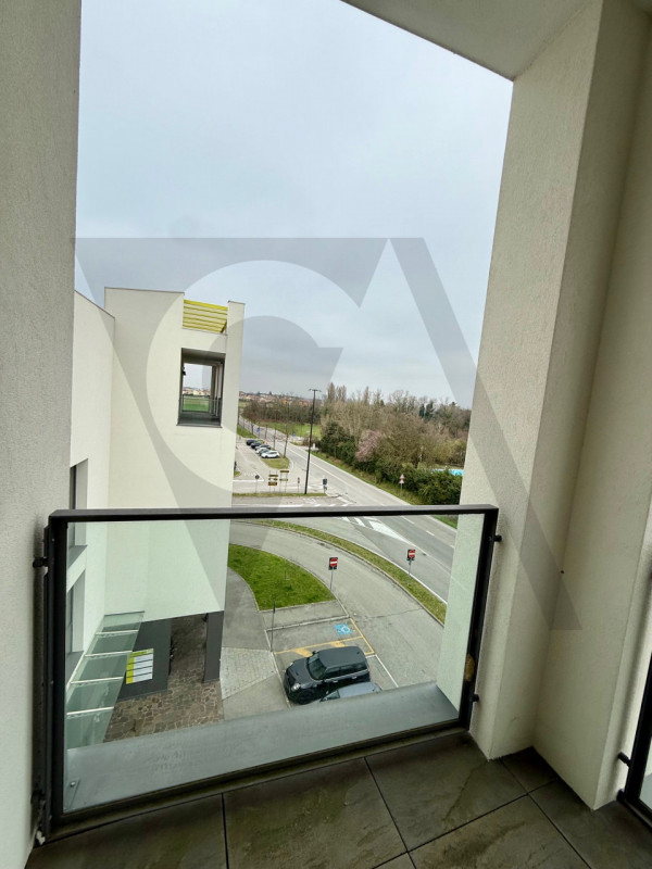 Zona industriale di Roncajette – Si propone in affitto ufficio sito al 3° nonché ultimo piano, do...