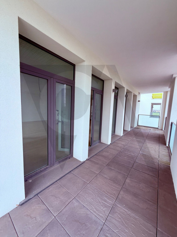 Zona industriale di Roncajette – Si propone in affitto ufficio sito al 3° nonché ultimo piano, do...