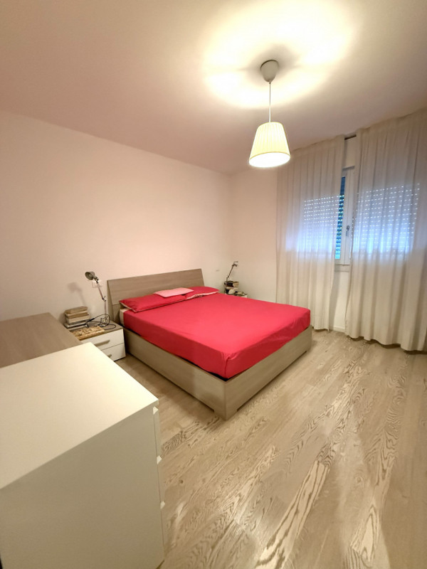 In quartiere residenziale tranquillo e comodissimo a tutti i servizi e all'ingresso di tangenzial...