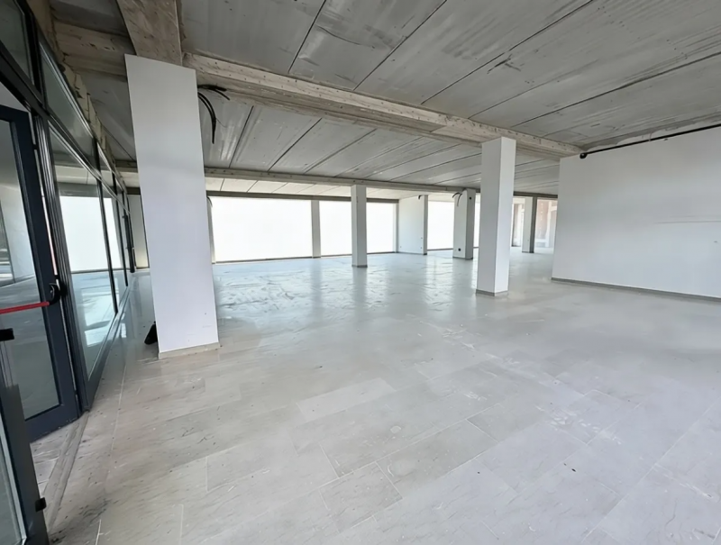 Per informazioni: 375.7062731

EUROMEDIA propone in vendita un immobile a destinazione commercial...