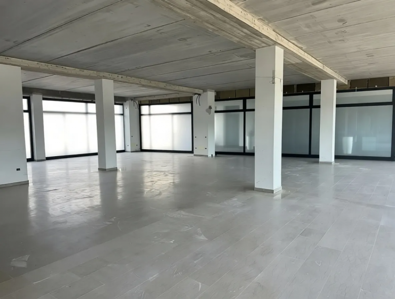 Per informazioni: 375.7062731

EUROMEDIA propone in vendita un immobile a destinazione commercial...