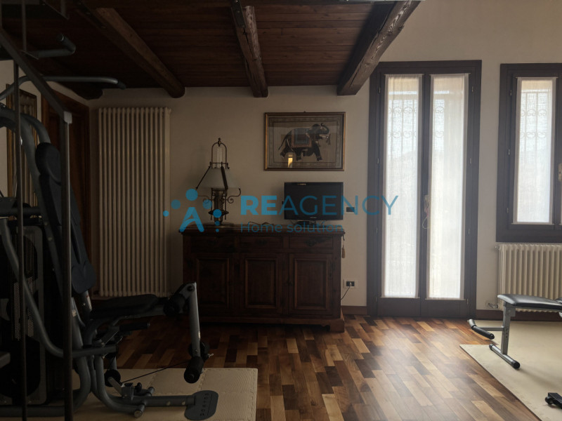 VALDAGNO, a un passo dal centro storico

SIETE ALLA RICERCA DI UNA CASA INDIPENDENTE PRONTA PER E...