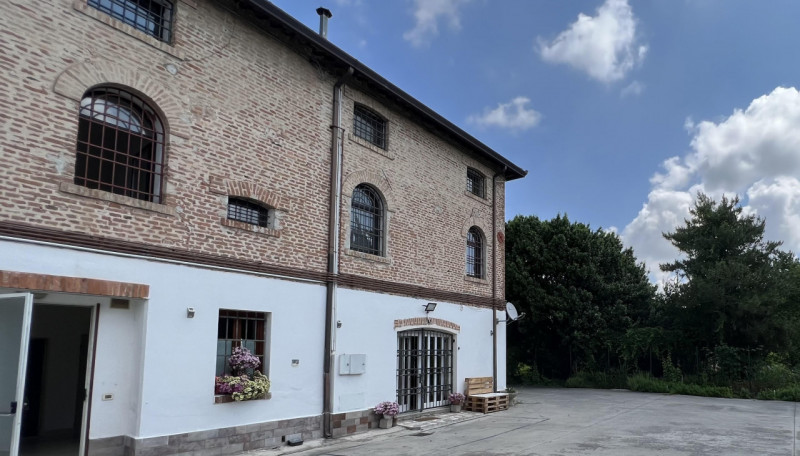 Proponiamo in vendita a Stanghella un luminoso appartamento quadrilocale di 115 mq, situato al pr...