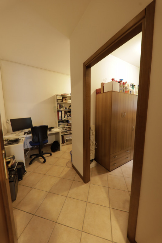 COMPOSIZIONE:
Proponiamo in vendita elegante villa singola, inserita armoniosamente nel paesaggio...