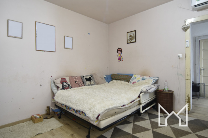 FELLETTE- In zona centralissima al paese comoda a tutti i servizi, proponiamo villa singola di me...