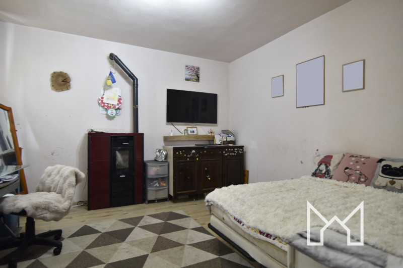 FELLETTE- In zona centralissima al paese comoda a tutti i servizi, proponiamo villa singola di me...