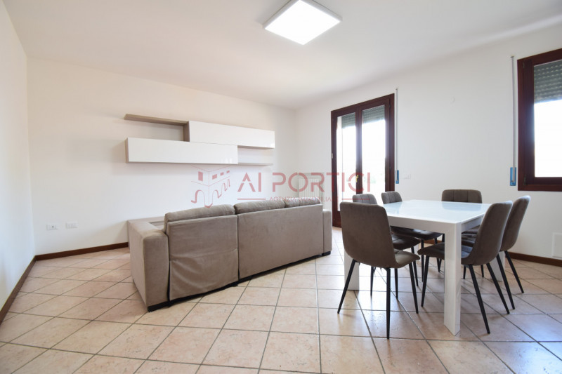 Cambroso di CODEVIGO - APPARTAMENTO arredato come da foto, situato in un tranquillo contesto resi...
