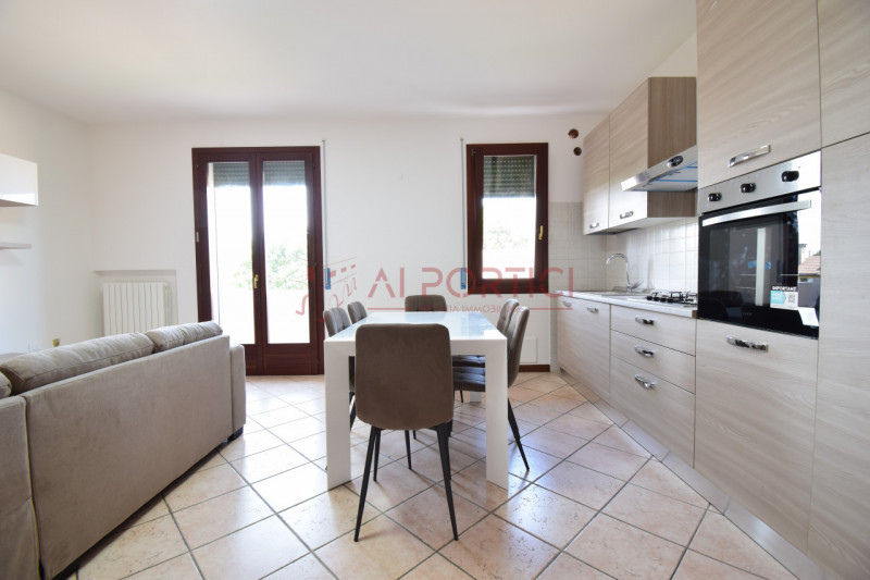 Cambroso di CODEVIGO - APPARTAMENTO arredato come da foto, situato in un tranquillo contesto resi...