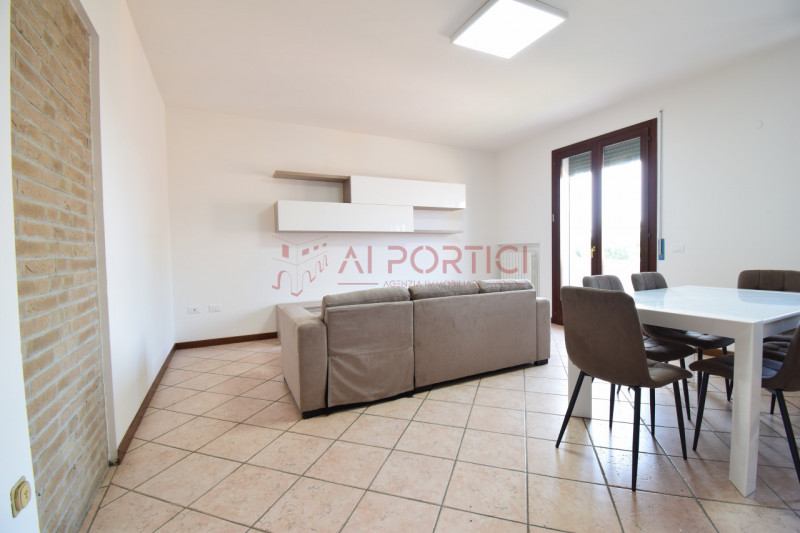 Cambroso di CODEVIGO - APPARTAMENTO arredato come da foto, situato in un tranquillo contesto resi...